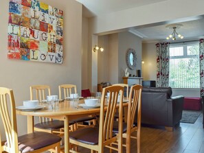 Spacious dining area | Park View, Skipton