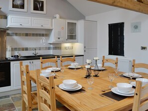 Open plan living/dining room/kitchen | Melin Newydd Cottages - The Top Barn, Tynlon, nr. Rhosneigr