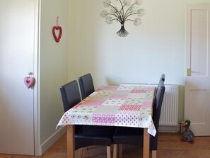 Charming dining area | Lavender Cottage, Buckfastleigh