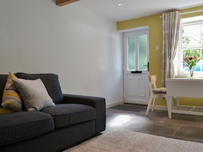 Lovely and airy living/dining area | Clarence Cottage, Appleby-in-Westmorland