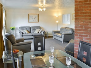 Attractive living and dining room | Heron’s Quay, Wroxham