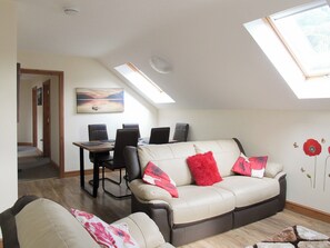Spacious living/ dining room | Ysgubor Uchaf - Bwlchgwyn Equestrian Holidays, Arthog, near Fairbourne