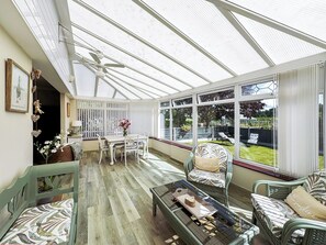 Lovely sunny conservatory with garden access | Broadoak Barn, Ellesmere