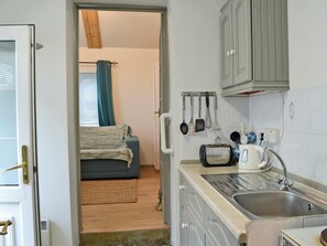 Well equipped kitchen | The Pocket Watch, Seatown
