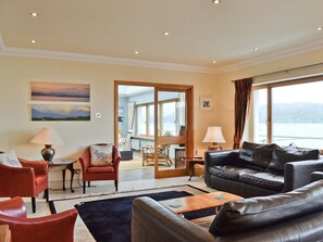 Living room | Waterside, Tighnabruaich