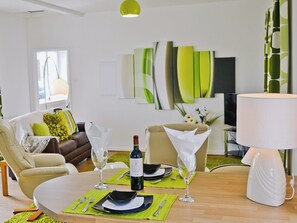 Open plan living/dining room/kitchen | Llwynbedw, St Dogmaels, nr. Cardigan