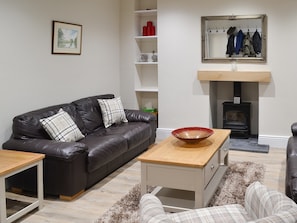 Comfortable contemporary leather furniture | Pear Tree Cottage and The Granary, East Witton, near Leyburn