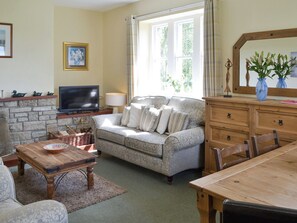 Charming living and dining room | Cheviot View - Heckley Farm Cottages, near Alnwick