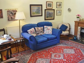 Open plan living/dining room/kitchen | The Stable, Hastingleigh, nr. Ashford