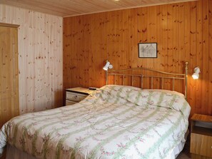 Double bedroom | Achd, Drumbeg, by Lochinver