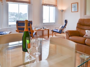 Light and airy open plan living area | Tides Reach, Fowey