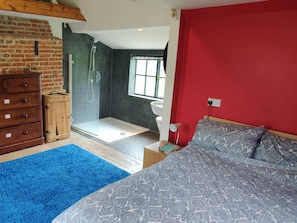 Double bedroom | Burnt House Cottage, Darmsden, Needham Market