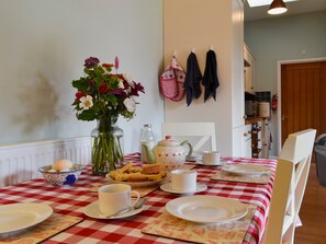 Dining area | The Stables - Higher Farm, Martin, Fordingbridge