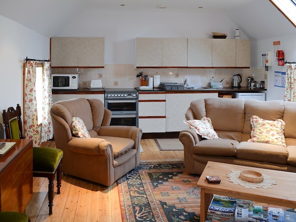 Spacious open plan living area | Watermill Cottages - Watermill Cottages, John O’ Groats