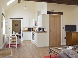 Well presented open plan living/dining room/kitchen | The Smithy, Little Witley, near Worcestershire