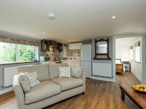 Spacious and warm open plan living area | Barn Owl Lodge, Shotesham St Mary, near Norwich