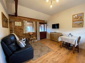 Open plan living space | Brown Snout - The Old Kennels Holidays, Ledbury