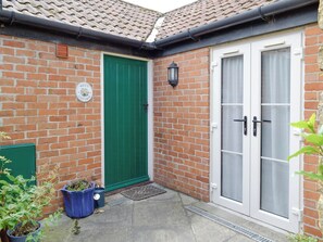 Main entrance to holiday home | Wren Cottage, Salwayash, near Bridport