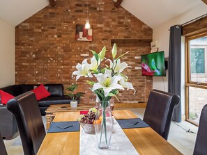 Spacious open plan living accommodation | Blackberry Barn - Middle Huntingford Barns, Charfield, near Wotton-under-Edge