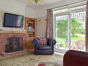 Airy lounge with heritage fireplace | Bella Vista, Ryde