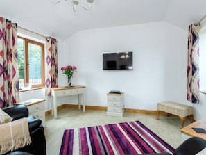 Beautifully presented open plan living/dining room/kitchen | Nesting Box, Chapel-St-Leonards