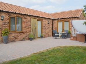 Delightful detached holiday cottage | Nesting Box, Chapel-St-Leonards
