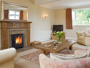 Welcoming living room | Portington Lodge - Grange Farm Cottages, Portington