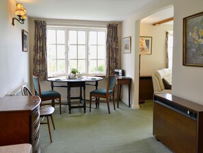 Dining area | Burrow Farm Garden Retreat - Valley View - Burrow Farm Gardens Retreat, Dalwood, near Axminster