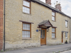 Attractive terraced cottage | The Plough, Bampton, near Witney