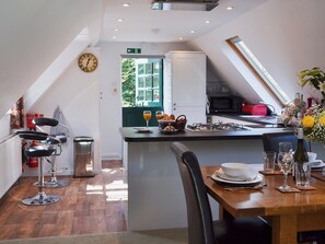 Kitchen and dining area | Horncombe Stables, Ardingly, near Haywards Heath