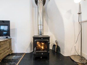 Warm and cosy wood burner | 9 Chapel Street, Mousehole, near Penzance