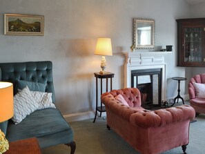 Comfortable living room | Gaerwen, Criccieth, near Porthmadog