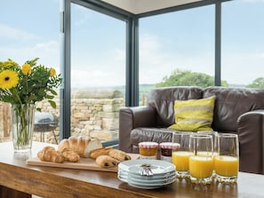 Light and airy garden room | Moorgate Cottage - Moorgate Farm, Kelbrook, near Barnoldswick