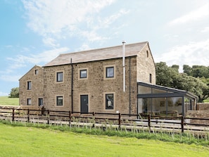 Lovely detached barn conversion | Moorgate Cottage - Moorgate Farm, Kelbrook, near Barnoldswick