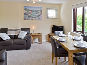 Living room/dining room | Watersmeet, Looe
