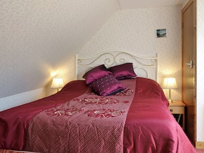 Double bedroom | Waterfall Cottage, Glendale, Isle of Skye