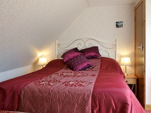 Double bedroom | Waterfall Cottage, Glendale, Isle of Skye