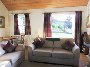 Living area | Farragon Cottage - Lick Estate, Foss, near Pitlochry