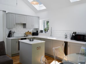Well fitted kitchen area | Hidden Gem, Berrynarbor, near Ilfracombe