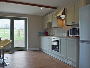 Immaculately presented kitchen area | Wagtail Cottage - Holmes Farm Country Cottages, Lubenham, near Market Harborough