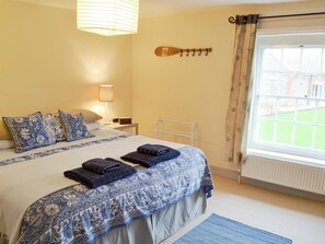 Double bedroom | Sea Breeze, Blakeney