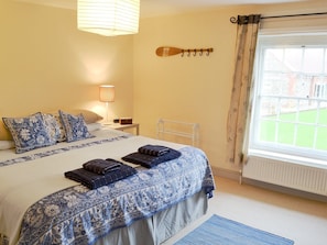 Double bedroom | Sea Breeze, Blakeney