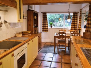 Kitchen/diner | Gareside Lodge, Shandon, nr. Loch Lomond