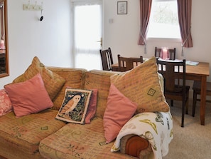 Lovely dining table and chairs | Little Whiteleigh, Whitstone, near Bude