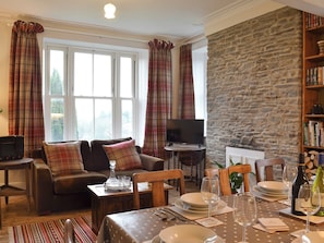 Second living area within open plan living space | Tyllwyd Farmhouse, Capel Bangor, near Aberystwyth