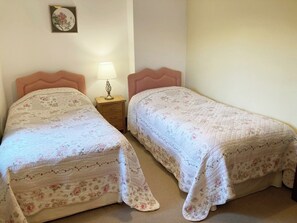 Twin bedroom | Ellerbeck Cottage - Swaledale and Ellerbeck Cottages, Caldbeck, near Keswick