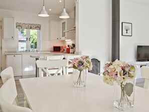 Open plan living/dining room/kitchen | Wishing Well Cottage, Mathon, nr. Malvern