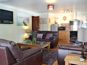 Spacious open plan living space | The Lodge, Brandesburton, near Driffield