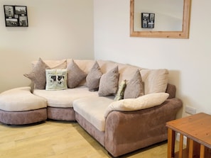 Relaxing living area | Milk Churn - Hayes Farm Mews, Luton, near Newton Abbot