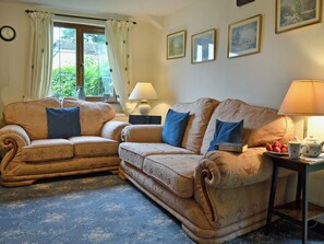 Beautifully presented open plan living space | Rose Cottage, Hartland